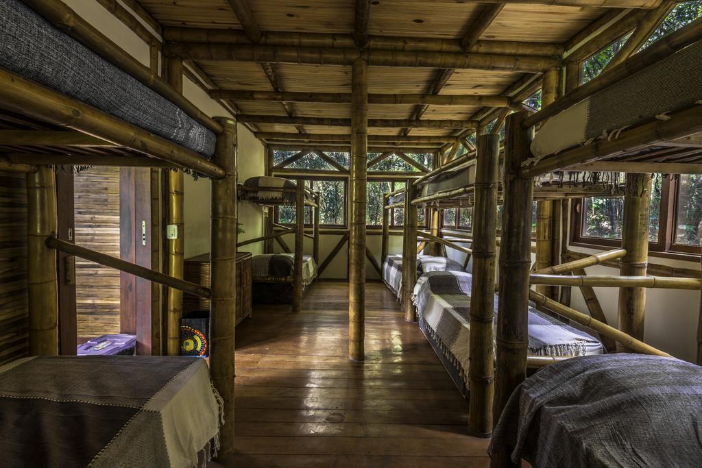 Universo Pol Bamboo Hostel Морру-ді-Сан-Паулу Екстер'єр фото