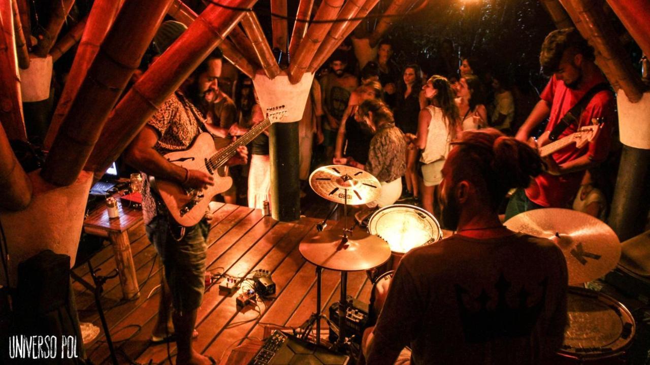 Universo Pol Bamboo Hostel Морру-ді-Сан-Паулу Екстер'єр фото