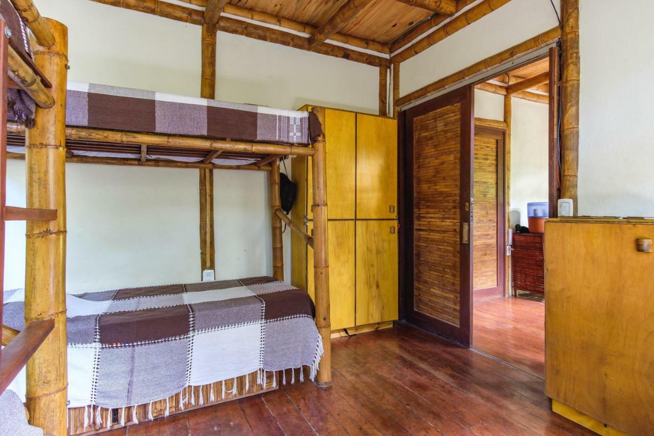Universo Pol Bamboo Hostel Морру-ді-Сан-Паулу Екстер'єр фото